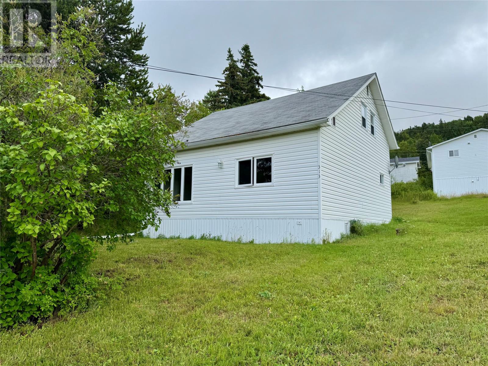 313 Citizen's Drive Property Photo 1