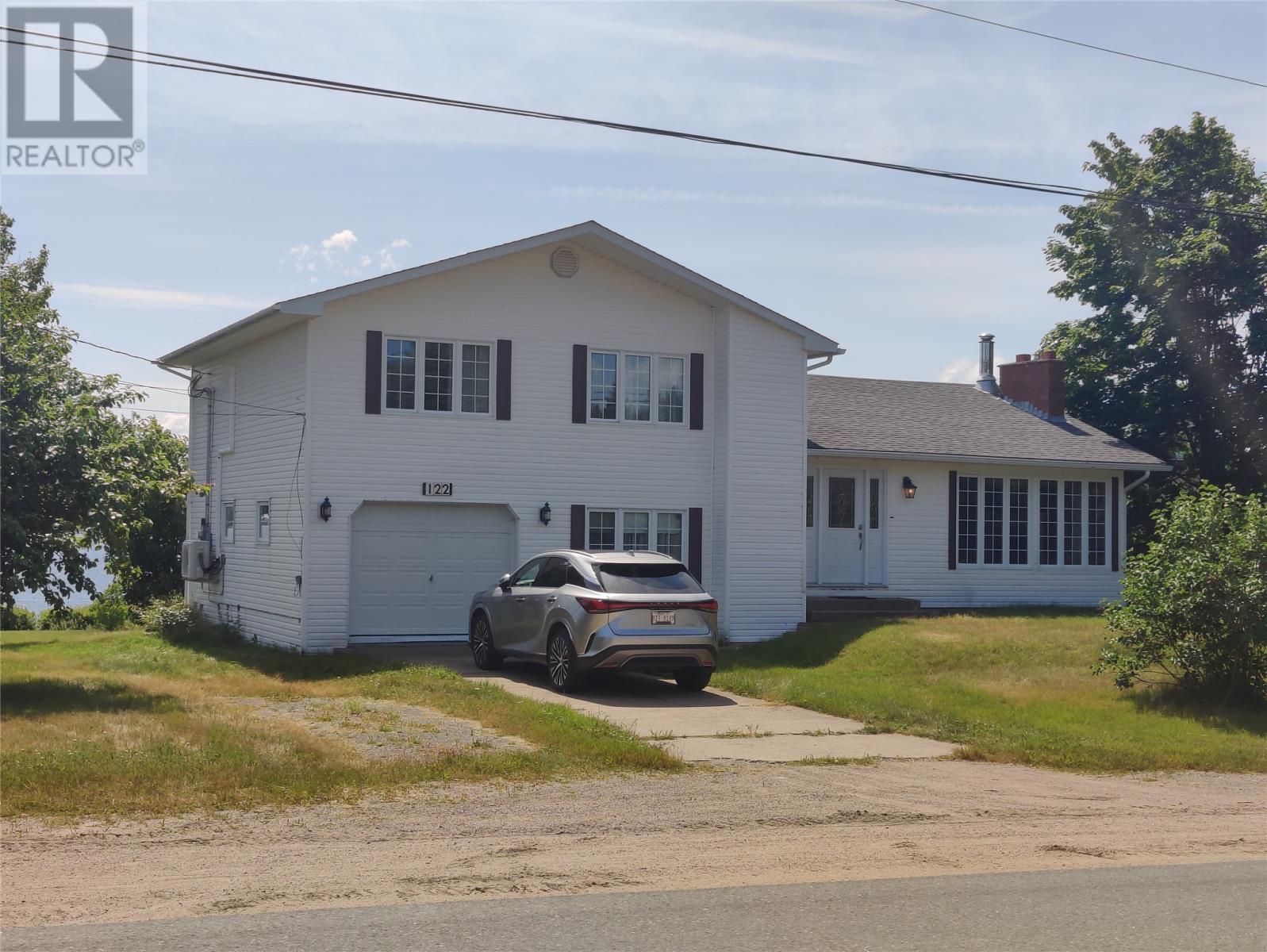 122 Main Street N Property Photo 1