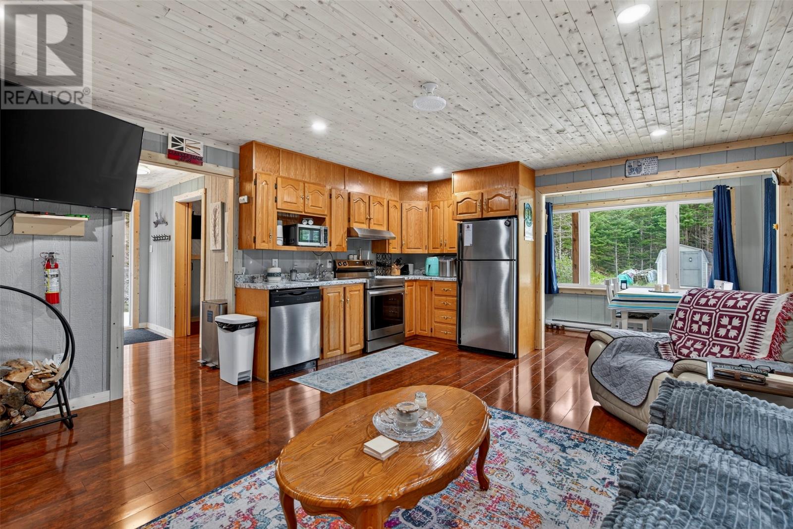 1 Crooked Pond Road Property Photo 14