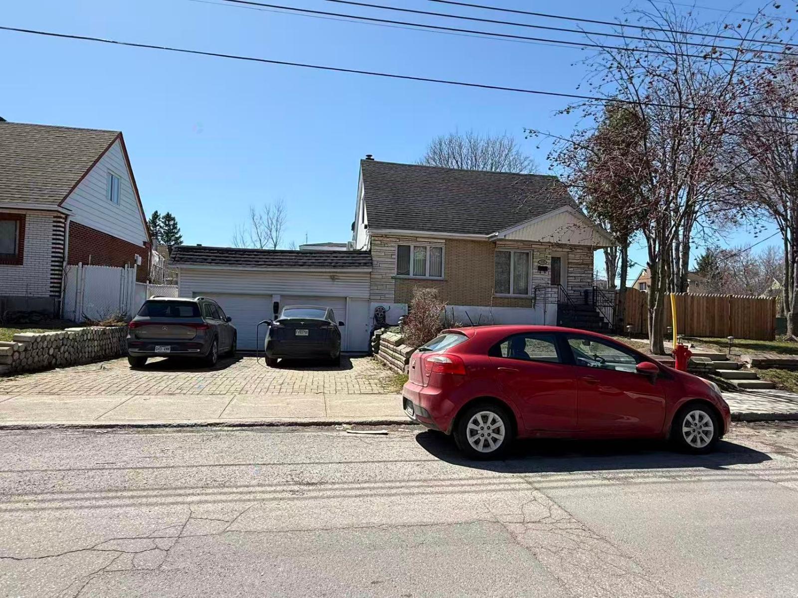 8390 24e Avenue Property Photo 1