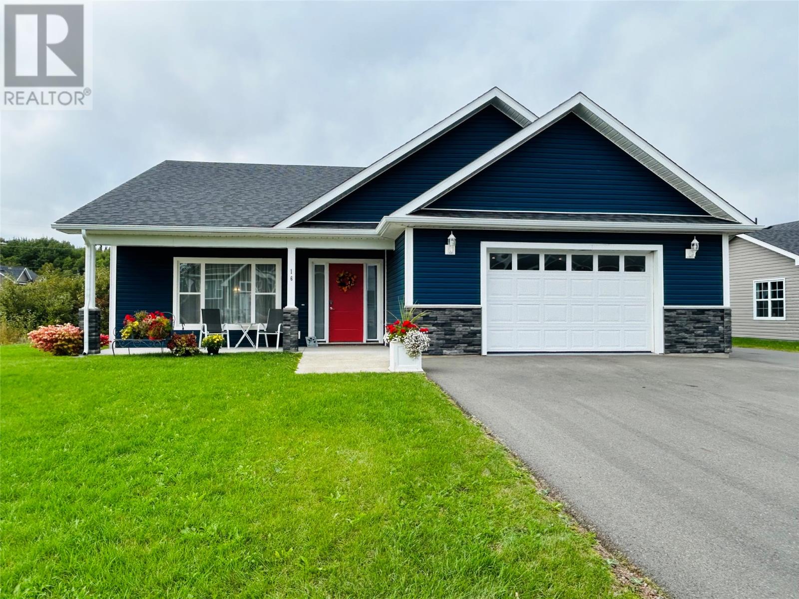 16 Kings Road Property Photo 1