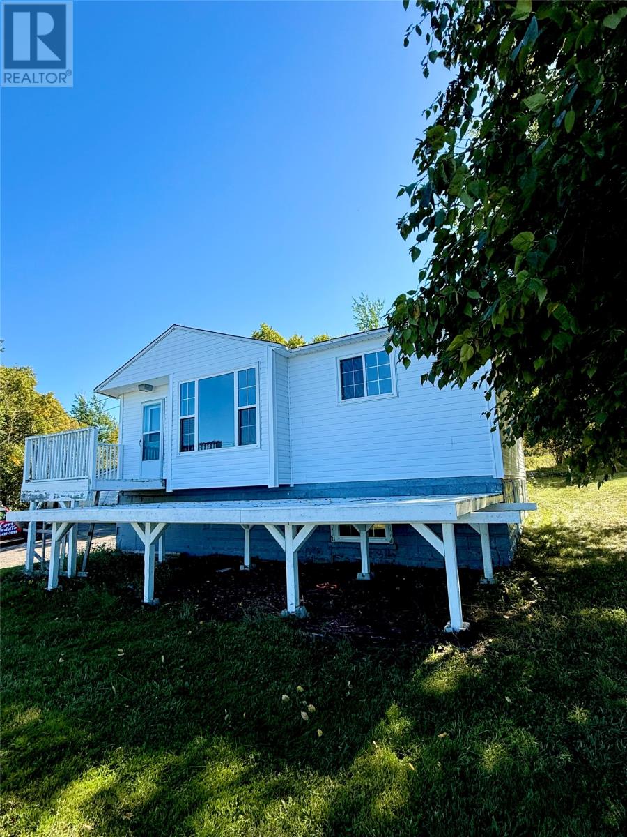 182 Bayside Drive Property Photo 1