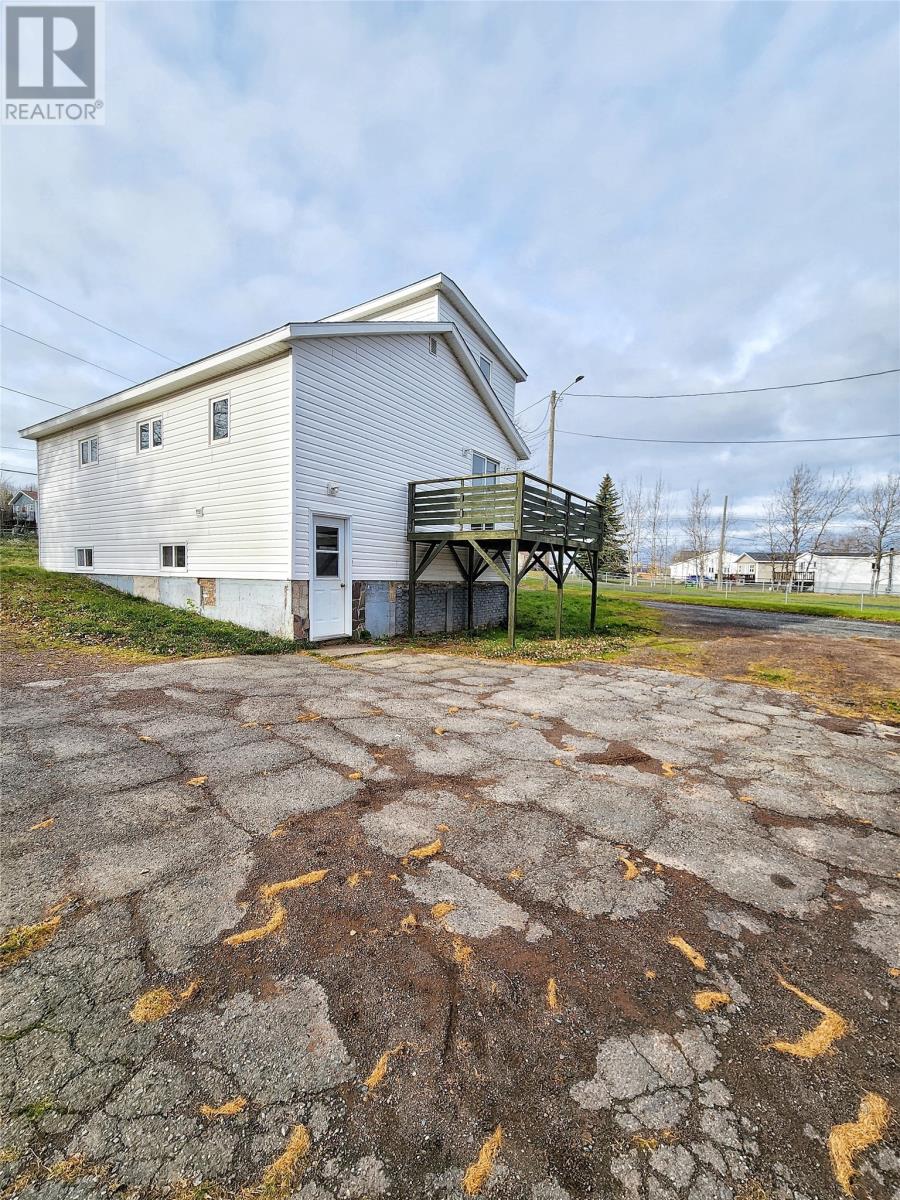 211 Main Street Property Photo 3