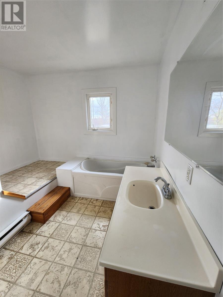 211 Main Street Property Photo 12