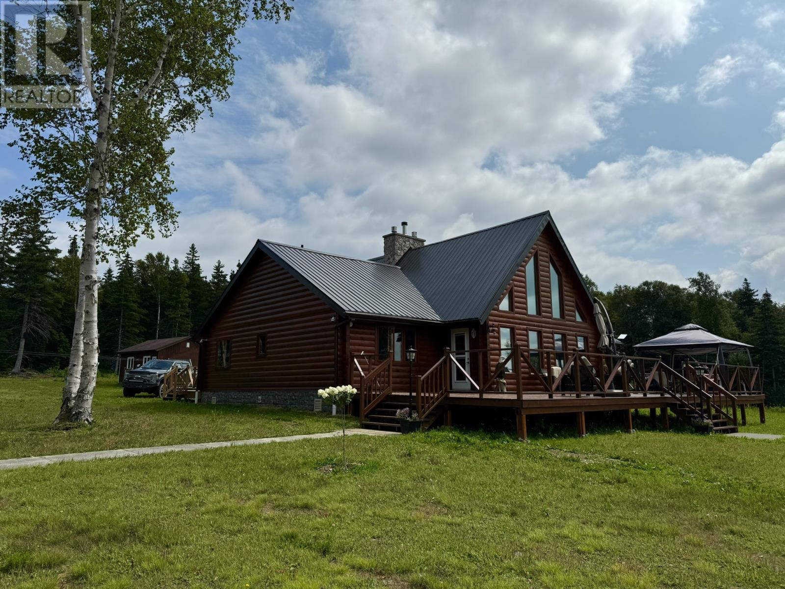 00 Bear Cliff Lodge Property Photo 1