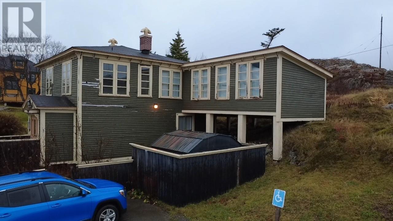 28 Seaview Drive Property Photo 2