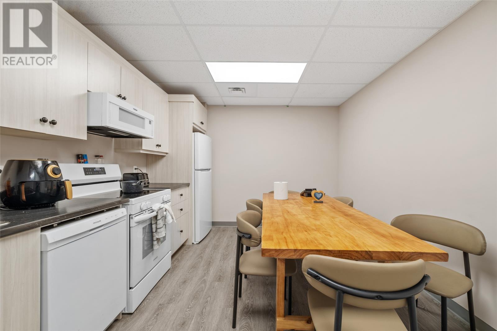 183 Mcnamara Drive Property Photo 17