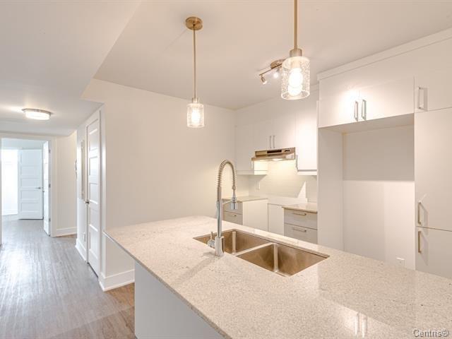 390-394 Rue D'émeraude Property Photo 9