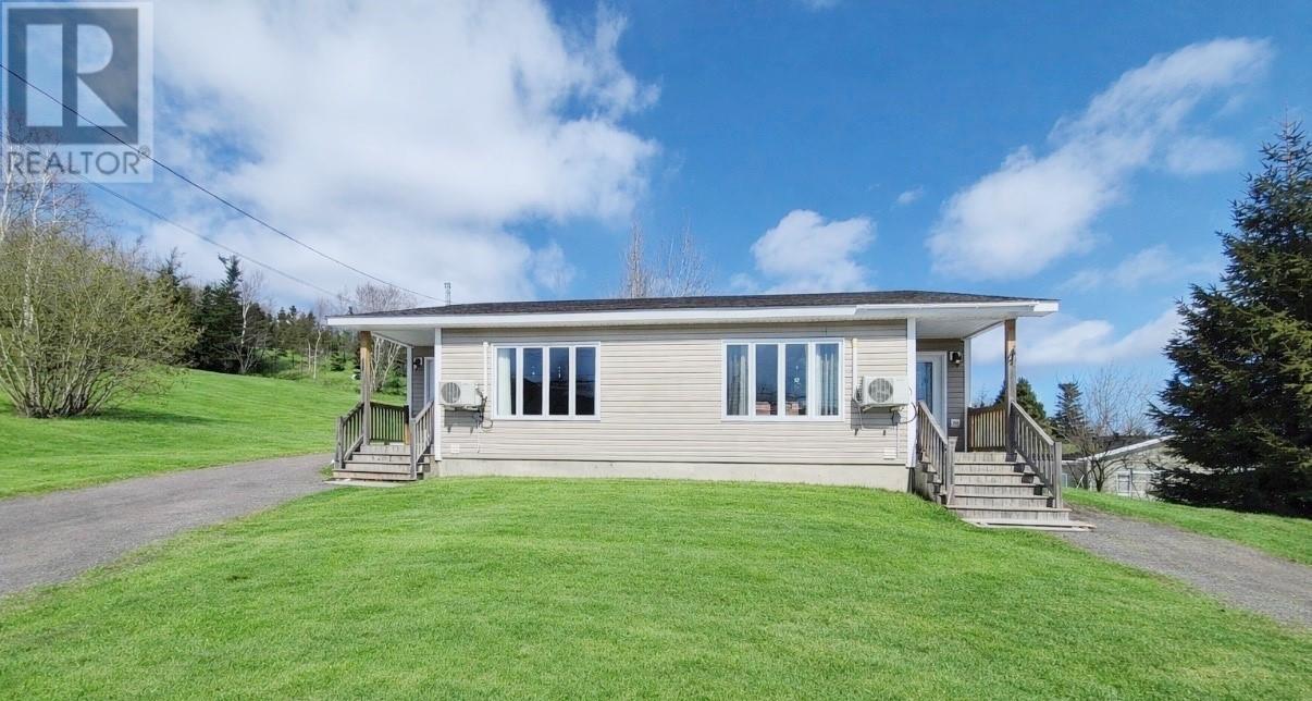14 Leamington Heights Property Photo 1