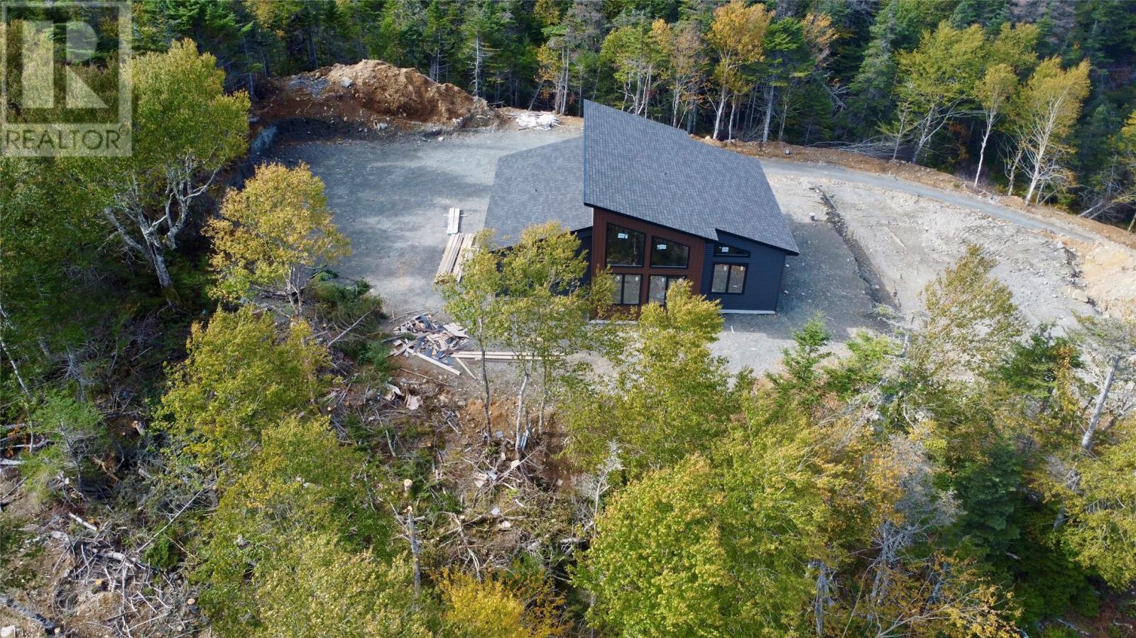 8 Lakeside Drive Property Photo 5