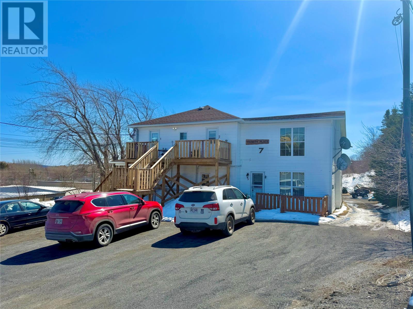 7 Vardys Avenue