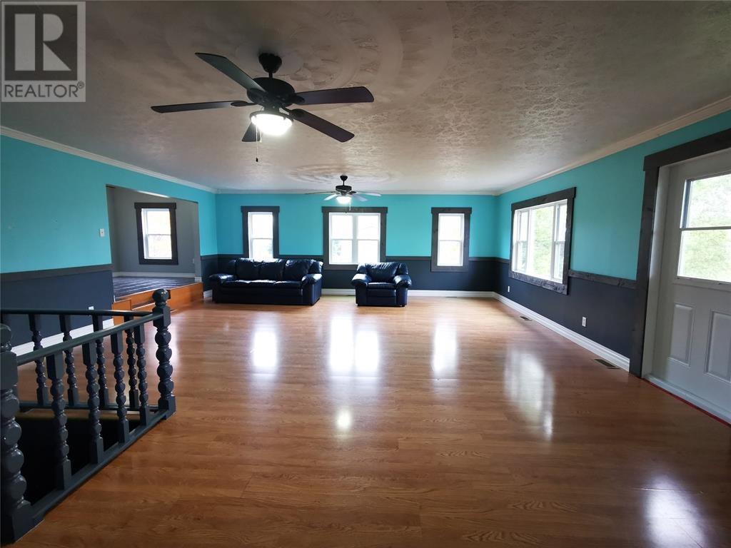 21 Village Cove Road E Property Photo 6