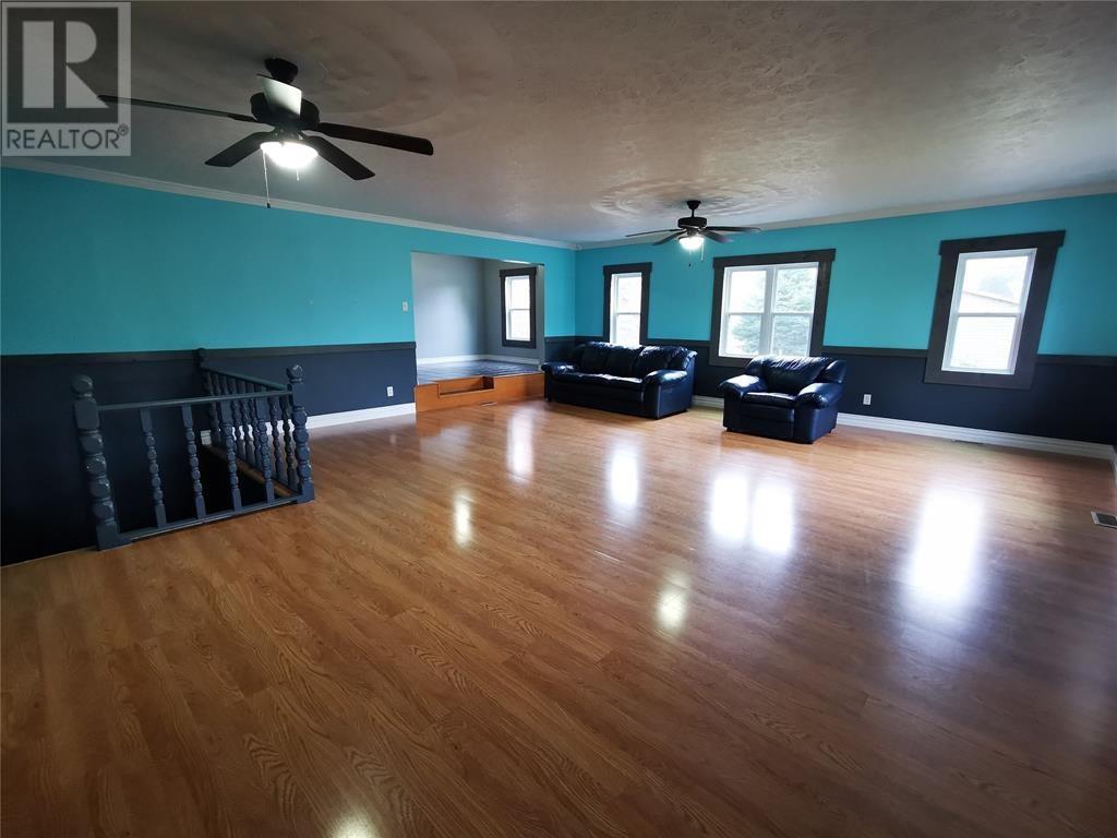 21 Village Cove Road E Property Photo 7