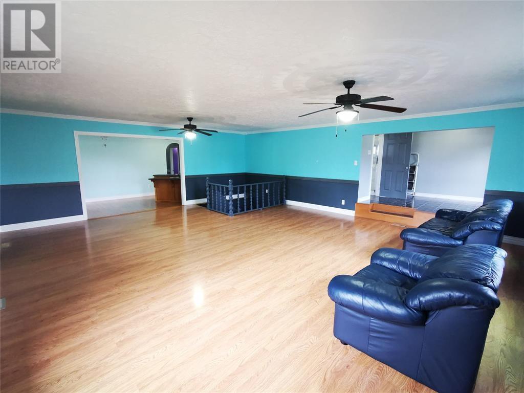 21 Village Cove Road E Property Photo 8
