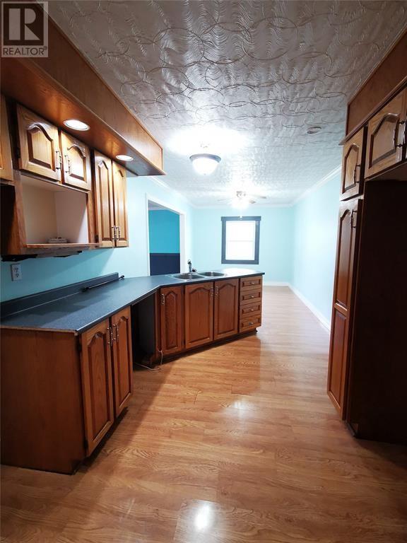 21 Village Cove Road E Property Photo 13