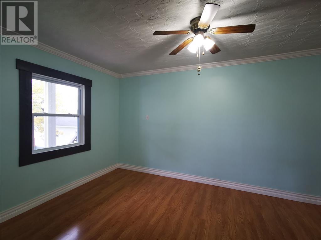 21 Village Cove Road E Property Photo 16