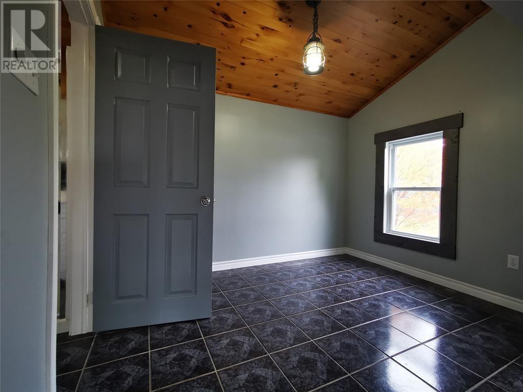 21 Village Cove Road E Property Photo 17
