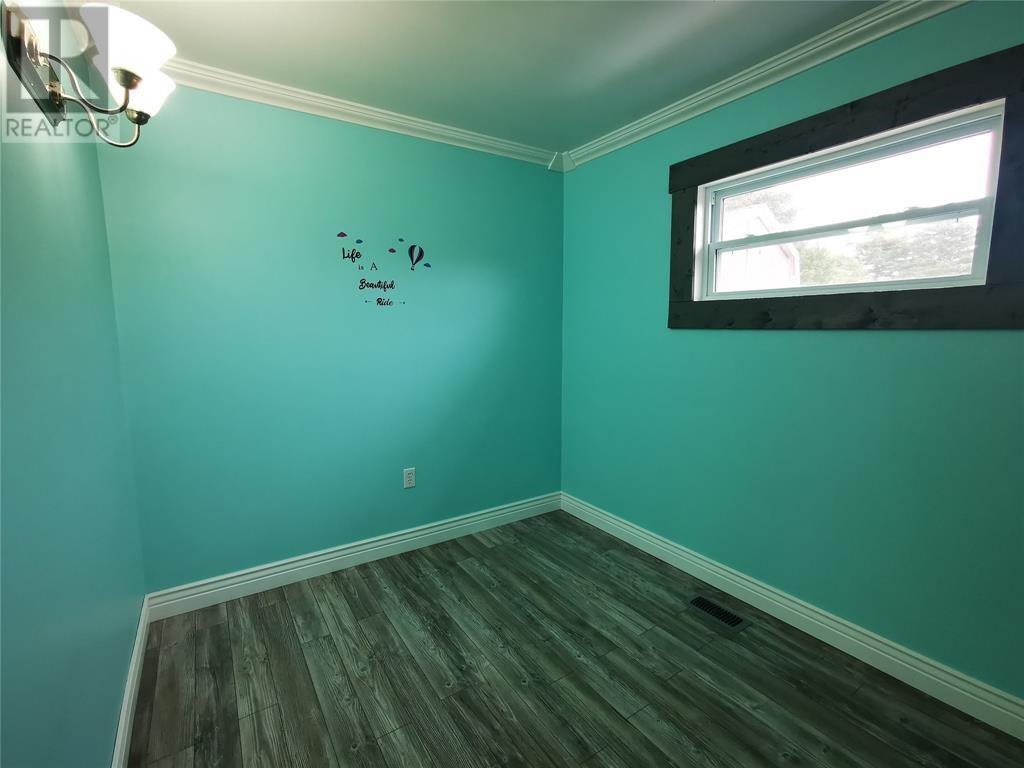 21 Village Cove Road E Property Photo 28