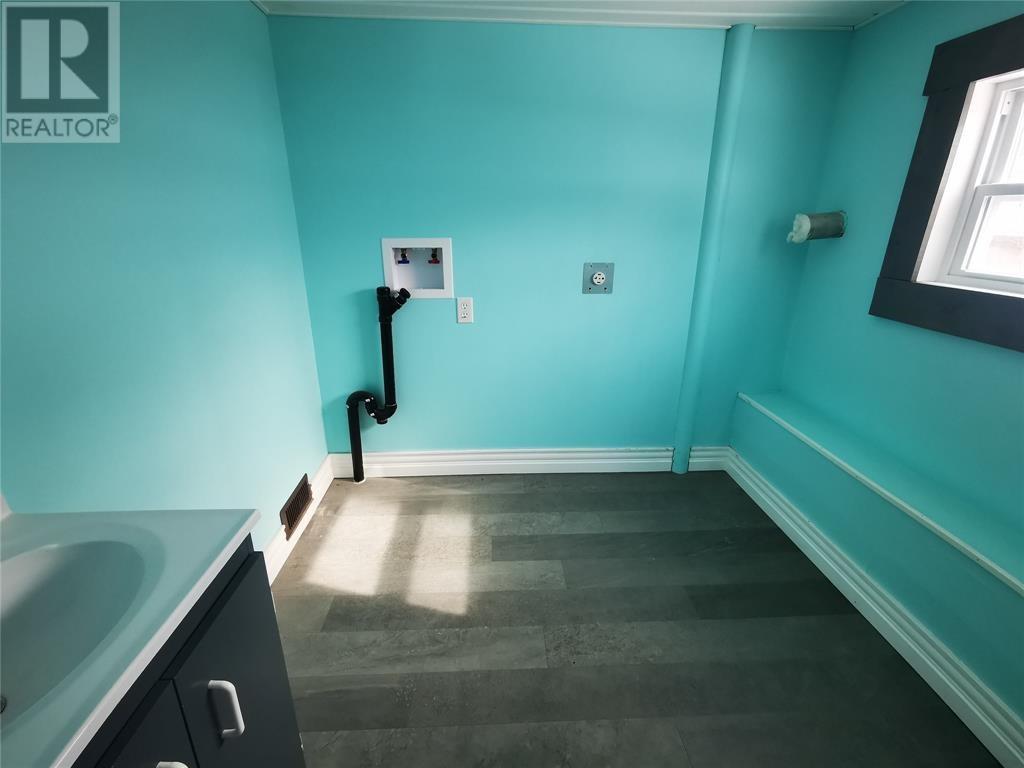 21 Village Cove Road E Property Photo 38
