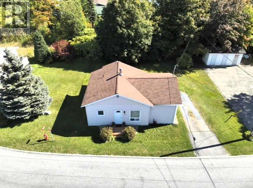 4 Hillview Avenue Property Photo 1
