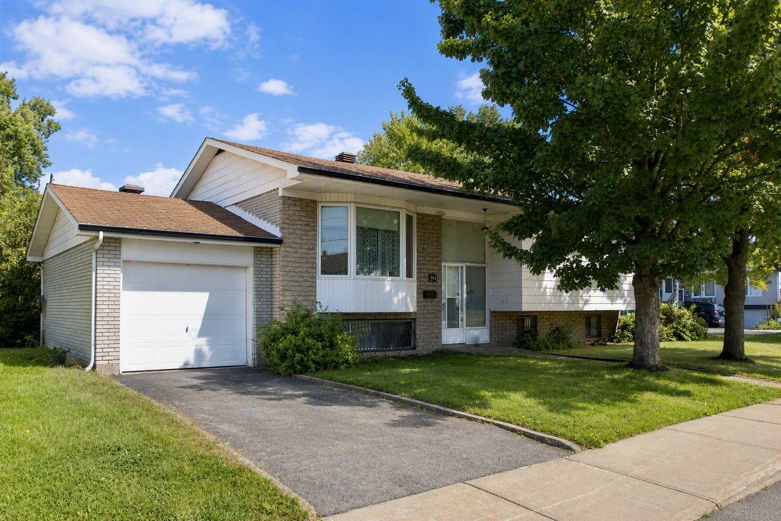 3111 Rue Routhier Photo de la propriété 1