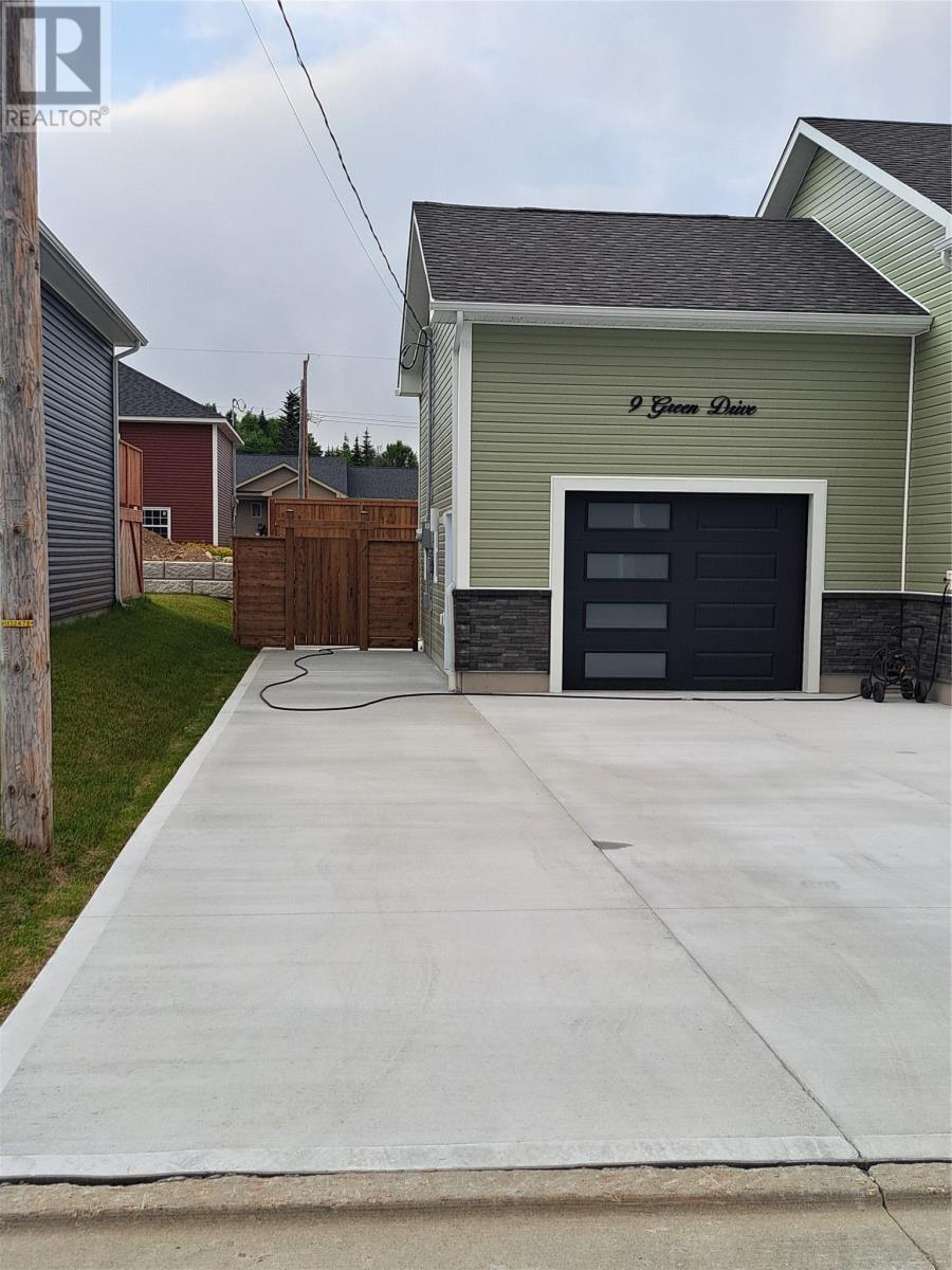 9 Green Drive Property Photo 2