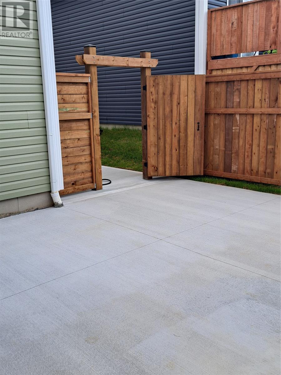 9 Green Drive Property Photo 5