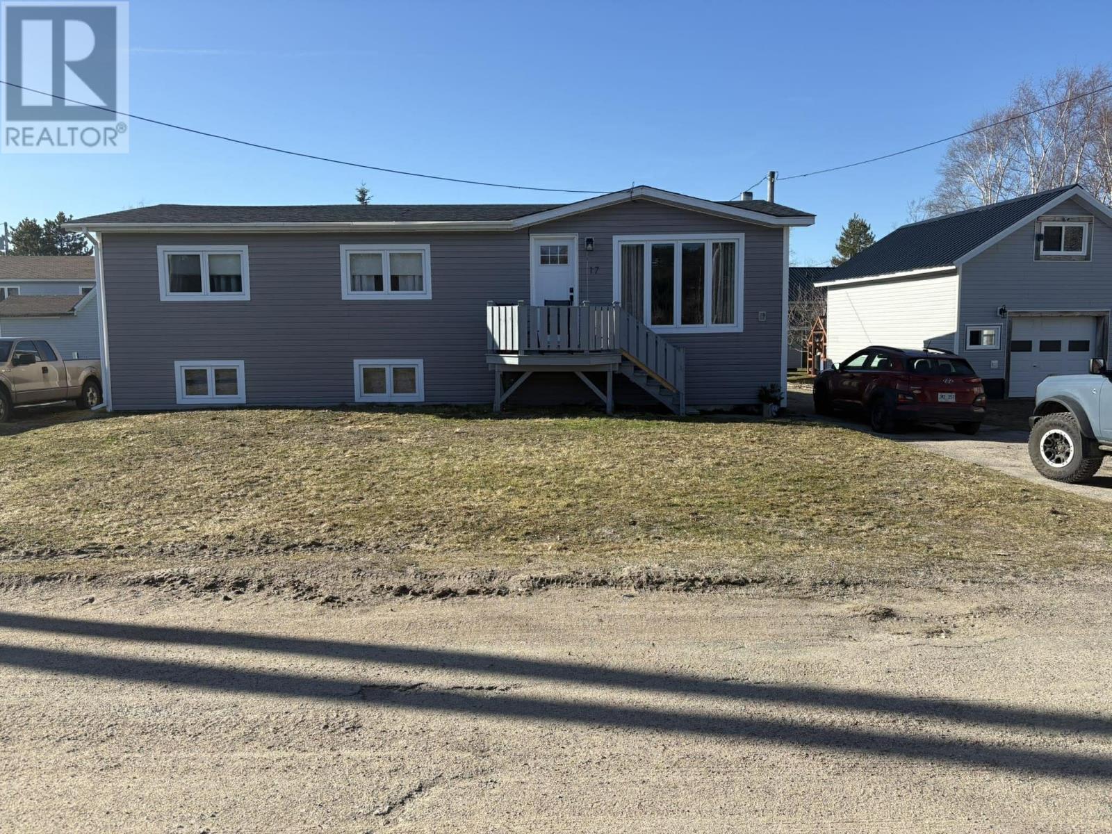 17 Memorial Street Property Photo 1