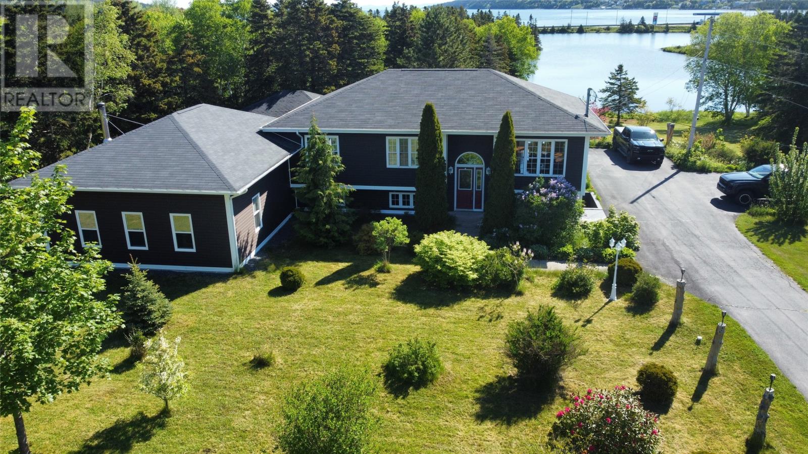 27 Park Avenue Property Photo 2