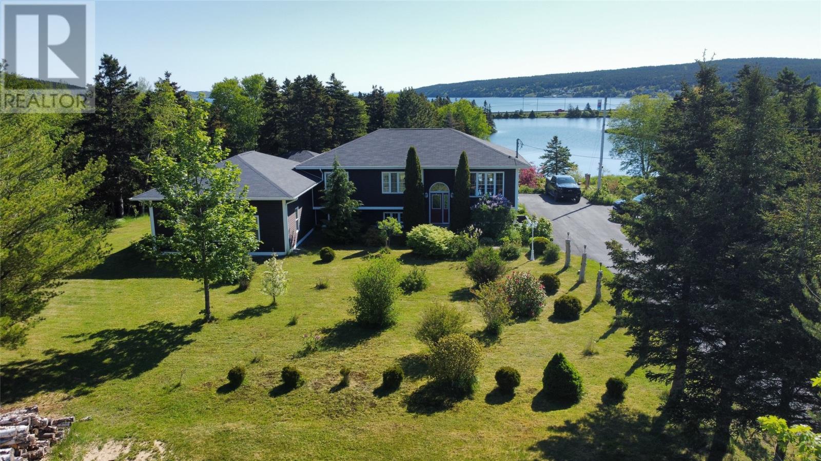 27 Park Avenue Property Photo 7