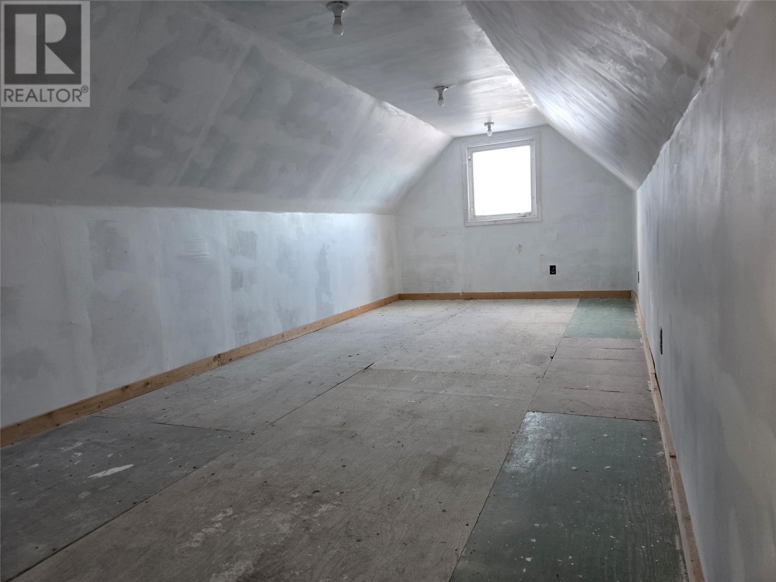2 Regatta Drive Property Photo 36