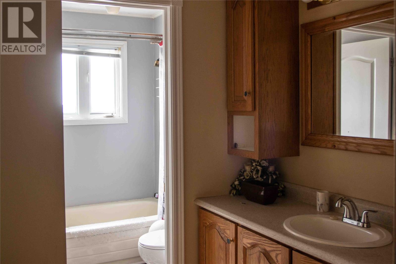 122-122a Coster Street Property Photo 11