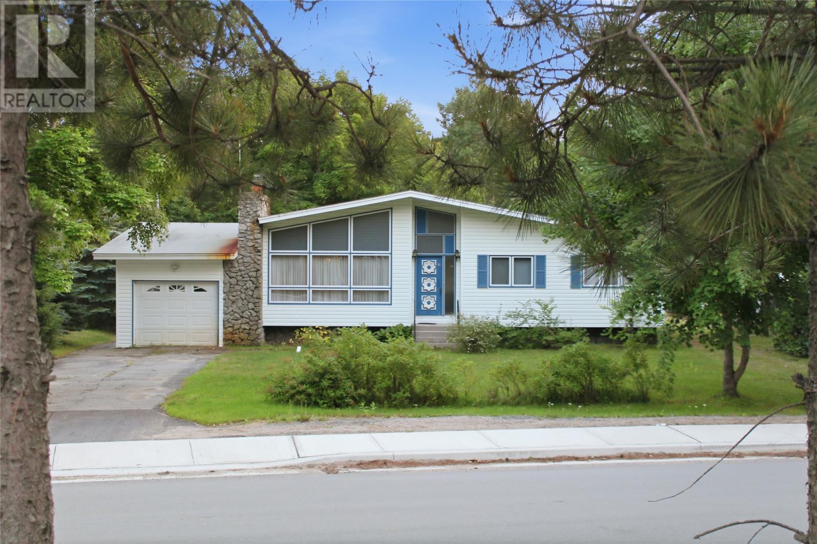 35 Pine Tree Road Property Photo 1
