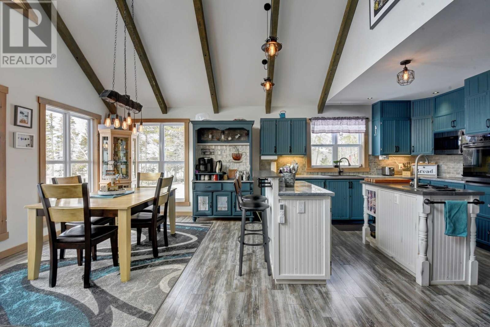 10 Lunch Point Property Photo 8