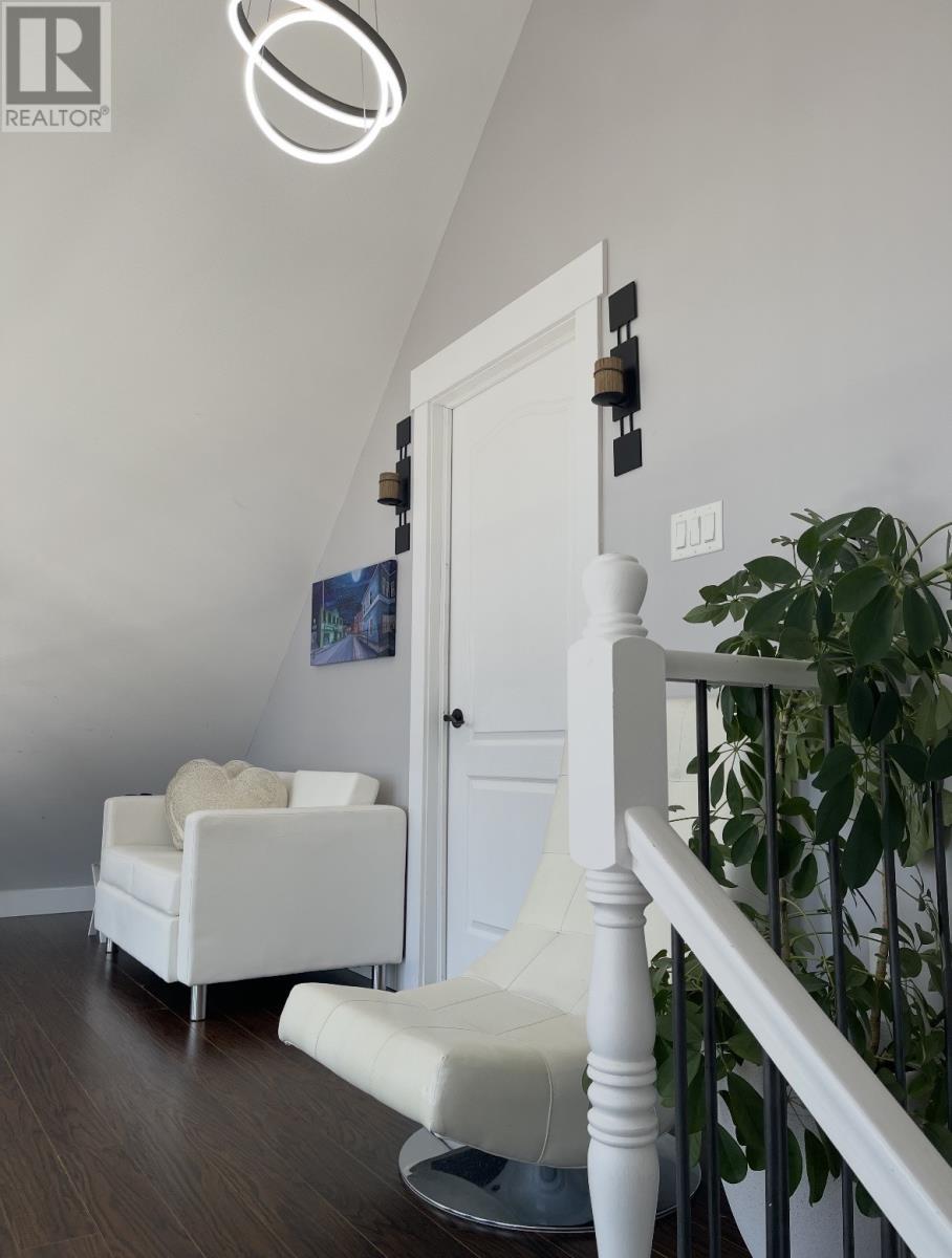 4 Ross Avenue Property Photo 25