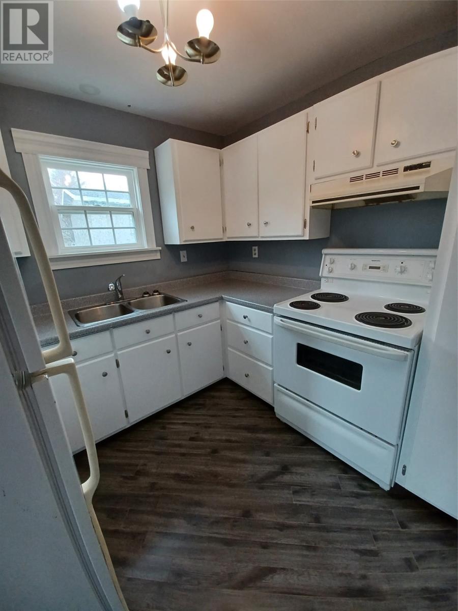 253 Main Street N Property Photo 3