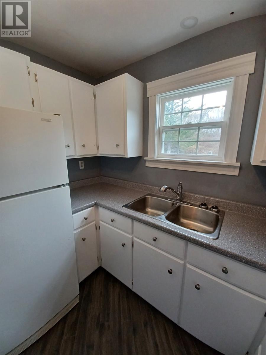 253 Main Street N Property Photo 4