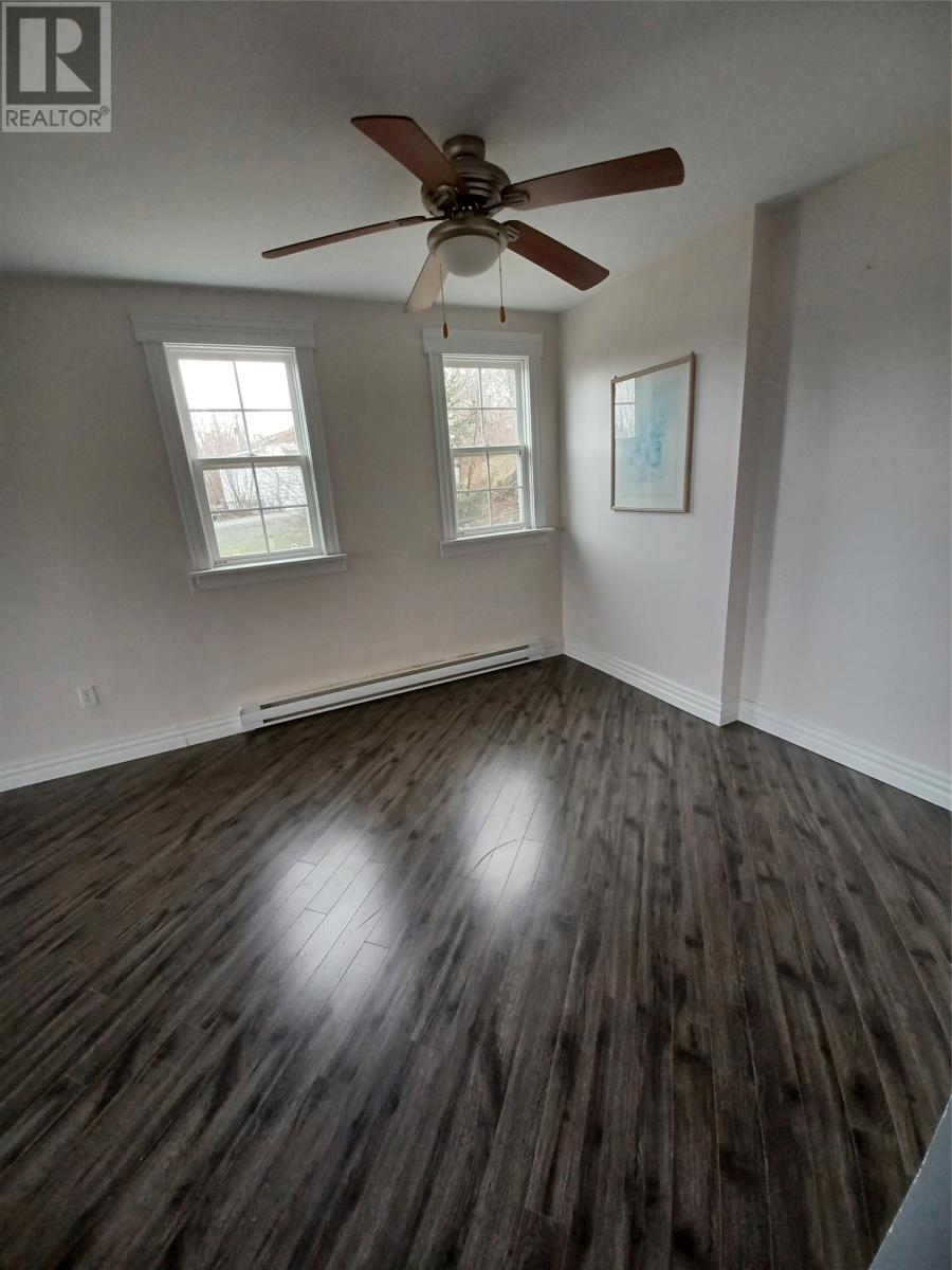 253 Main Street N Property Photo 5