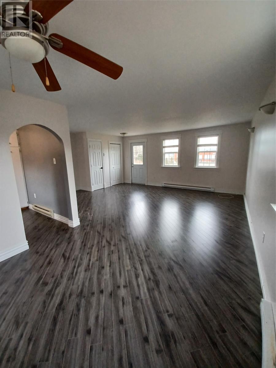 253 Main Street N Property Photo 6