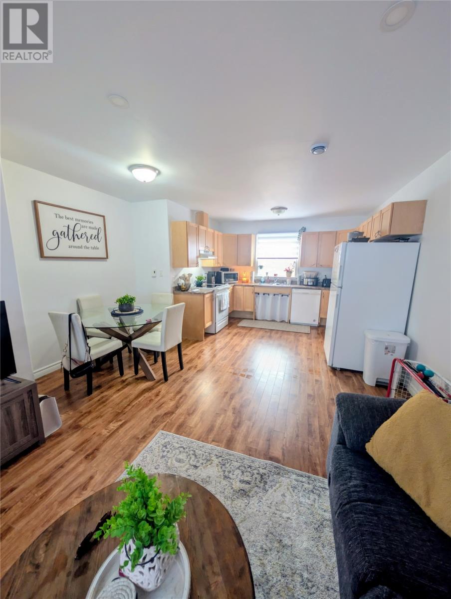 1 Murphy Crescent Property Photo 3