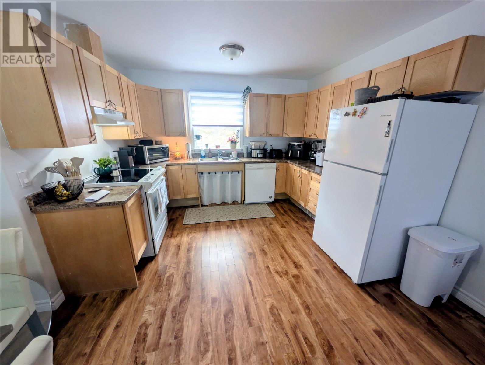 1 Murphy Crescent Property Photo 4