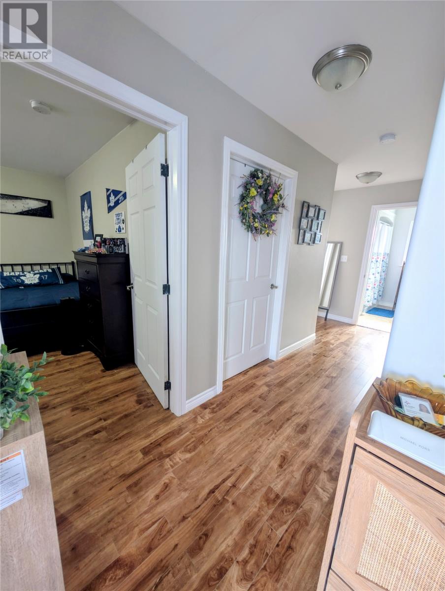 1 Murphy Crescent Property Photo 6