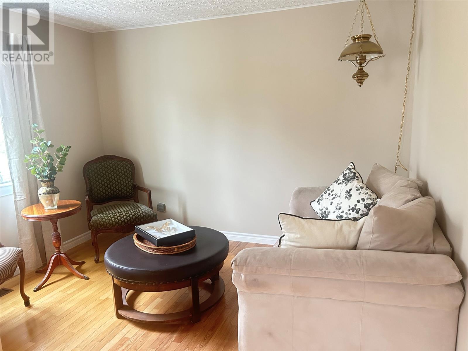 6 Woodcrest Avenue Property Photo 6