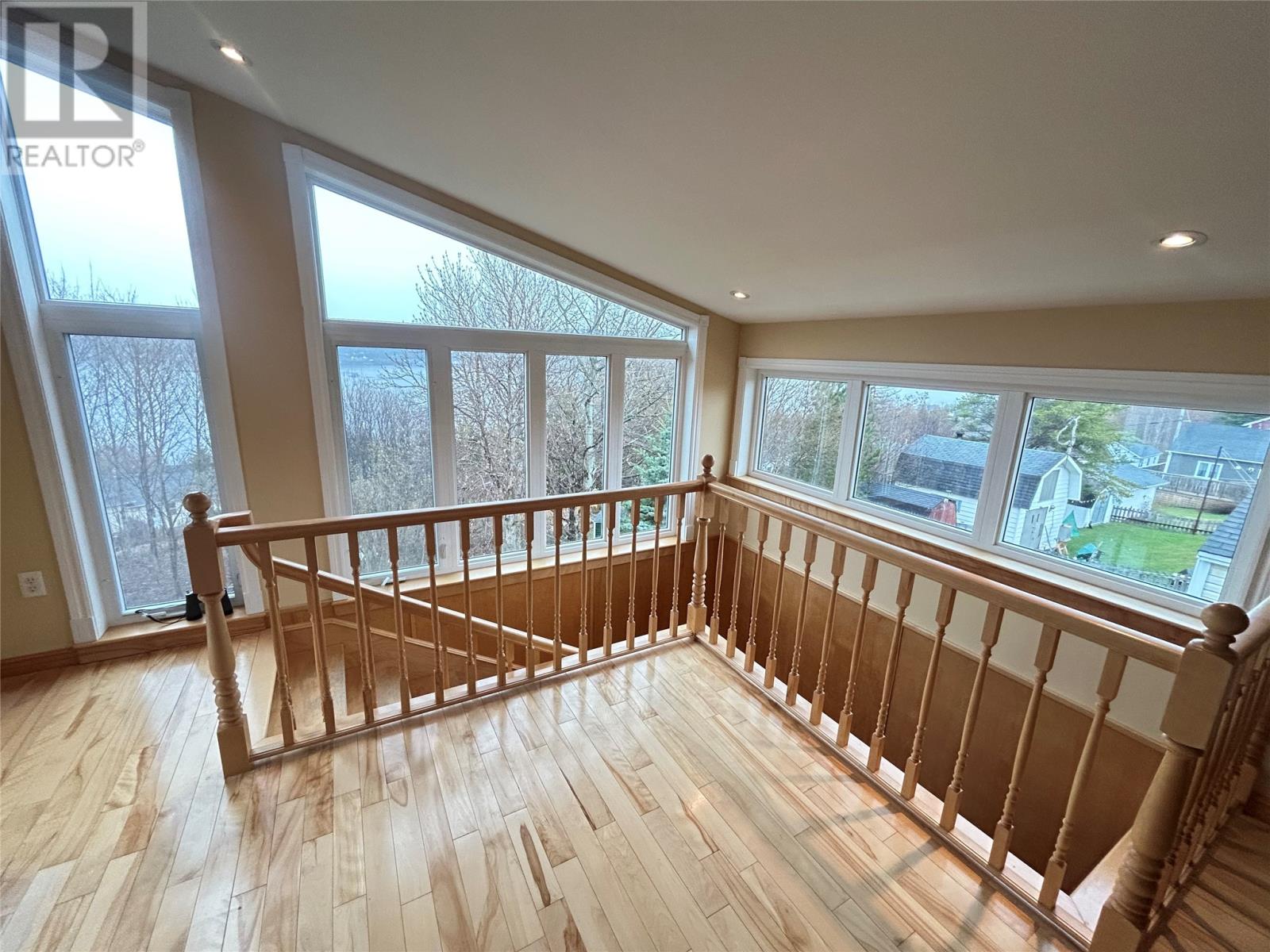 6 Woodcrest Avenue Property Photo 23