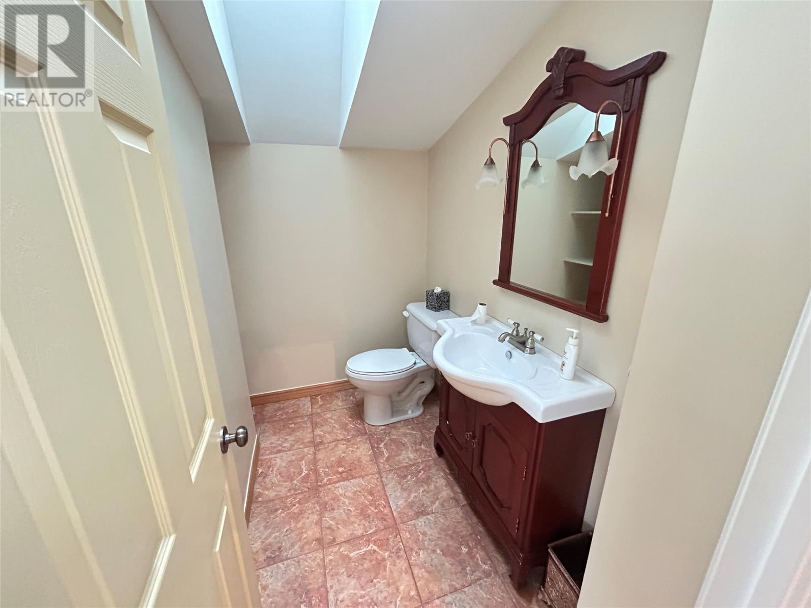 6 Woodcrest Avenue Property Photo 28