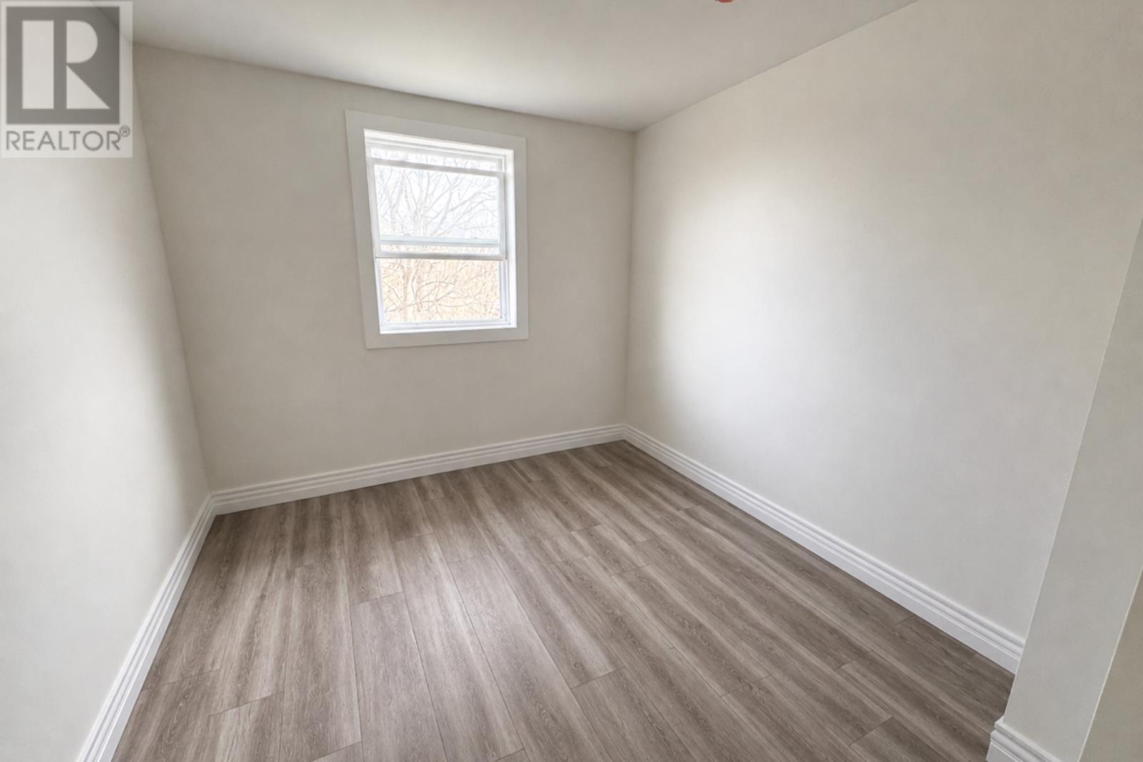 85 Cabot Street Property Photo 10