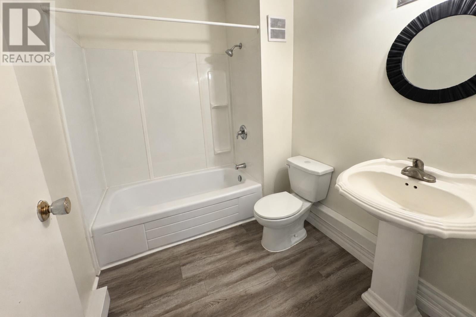 85 Cabot Street Property Photo 11