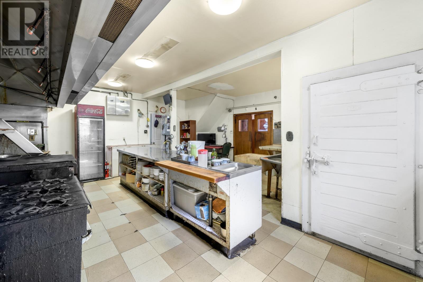210 Pennywell Road Property Photo 29