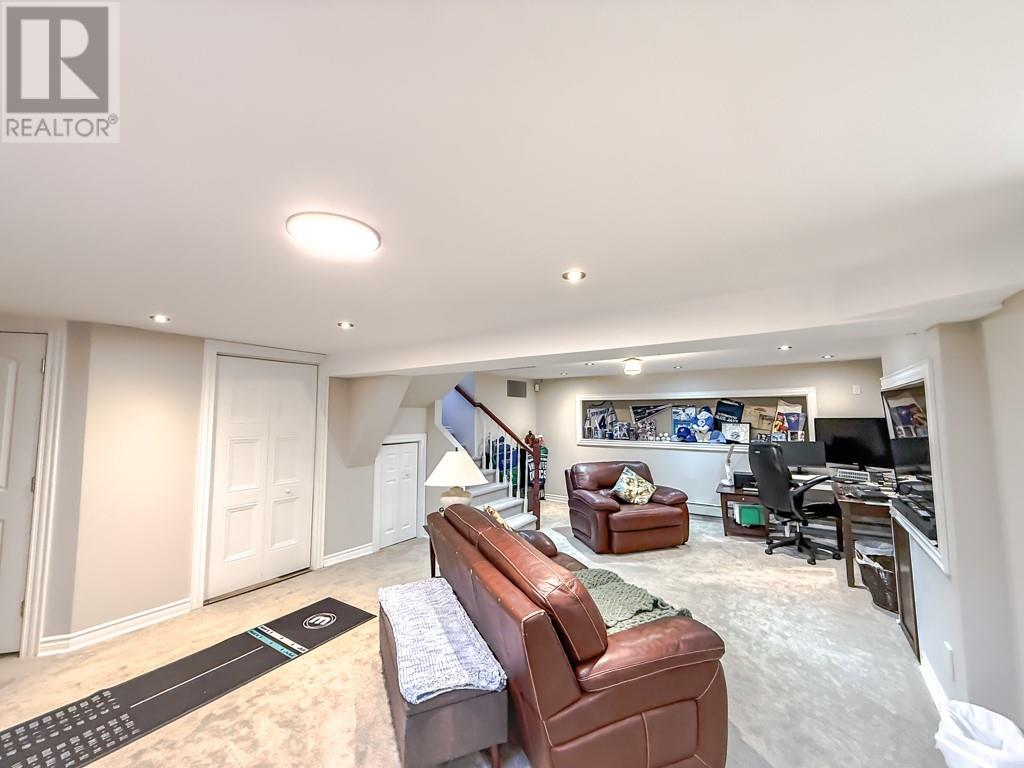 98 Greens Road Property Photo 27