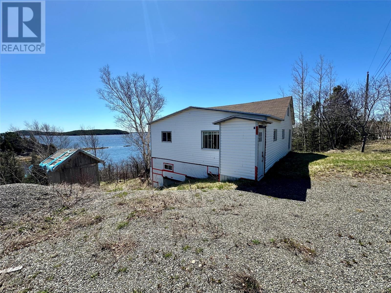 27 Village Cove Road W Property Photo 2